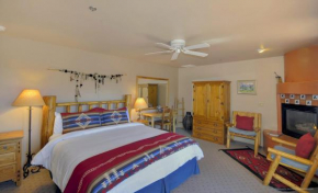 Adobe Hacienda - Anasazi Suite apts